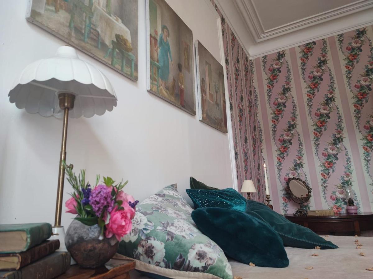 Rose's Homestay *